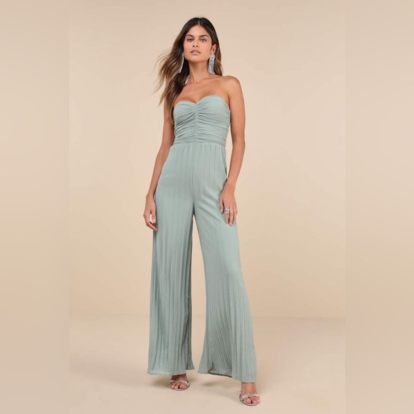 NWOT Lulu’s Certainly Charming Sage Strapless Jumpsuit S $79 Small - Picture 6 of 8